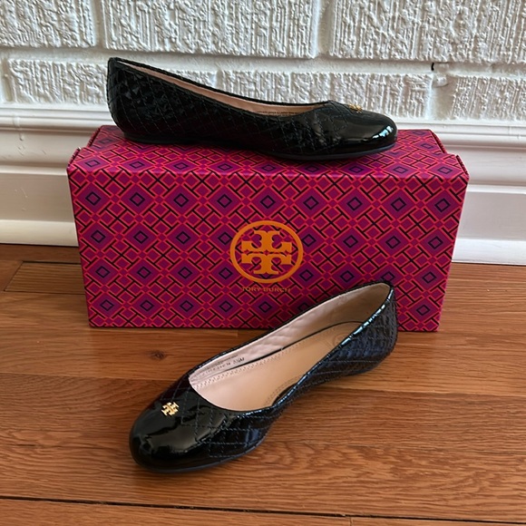 Tory Burch – Kent quilted patent leather ballet flat. New inbox. - Picture 1 of 4